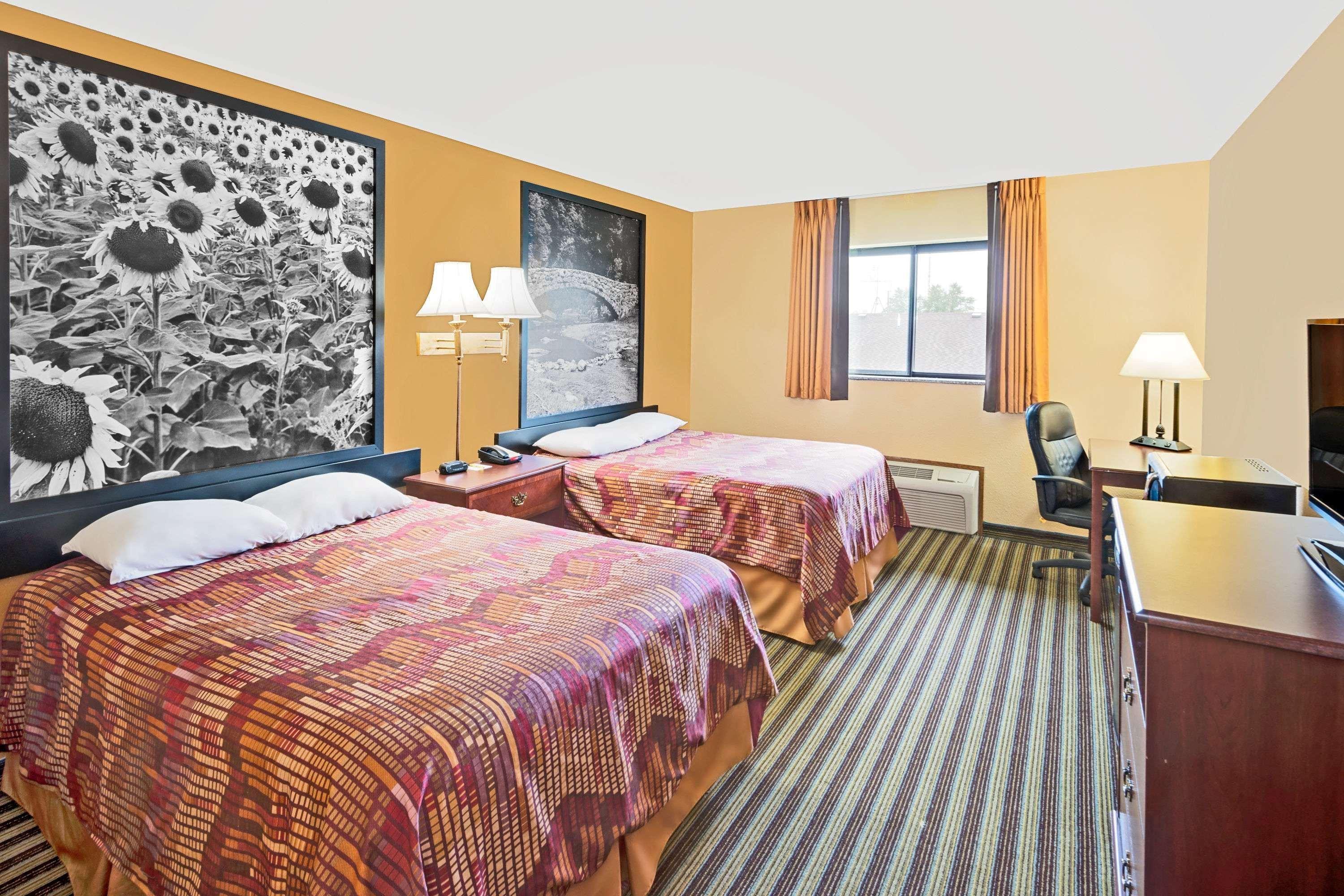 Super 8 By Wyndham Iowa Falls Extérieur photo