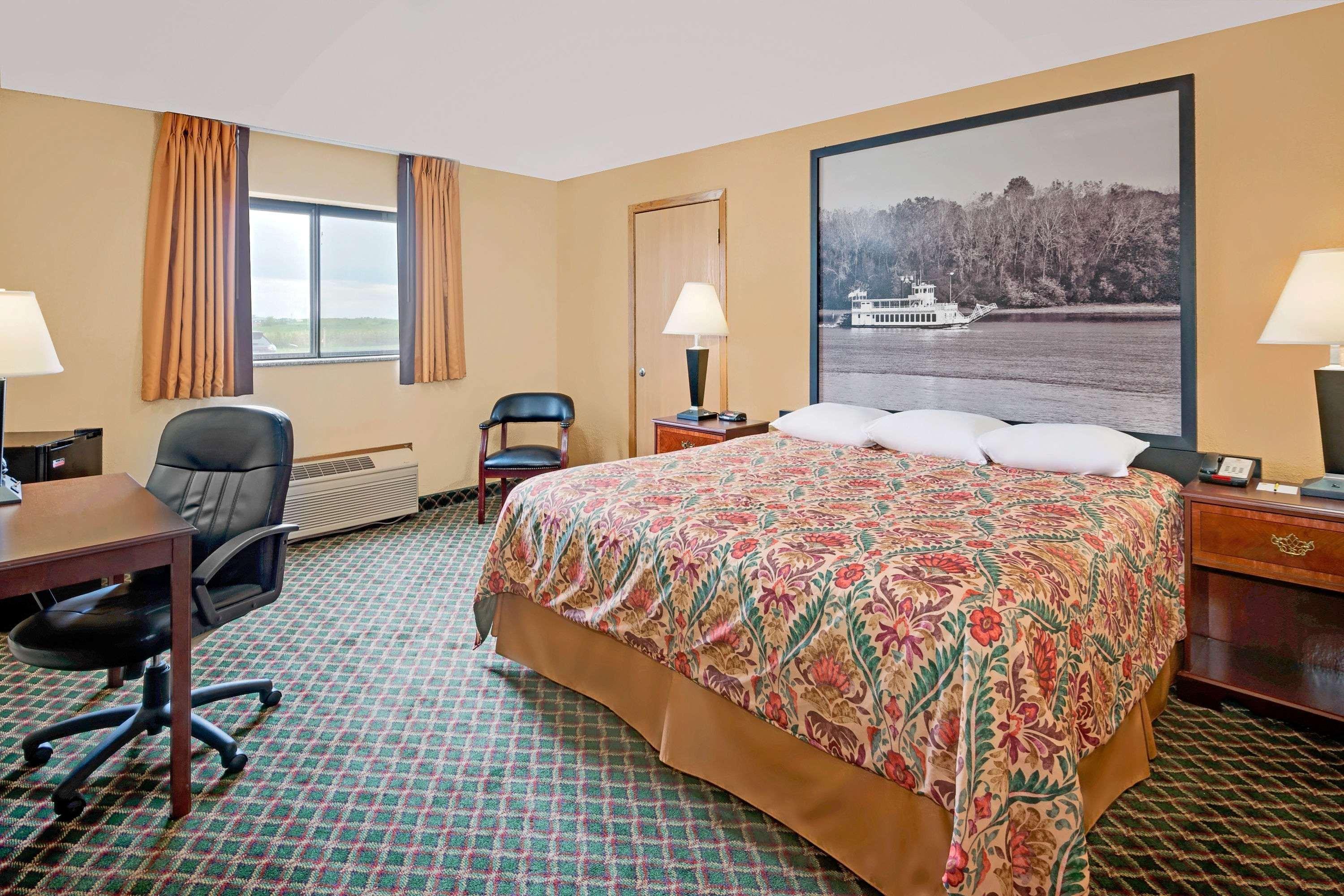 Super 8 By Wyndham Iowa Falls Extérieur photo