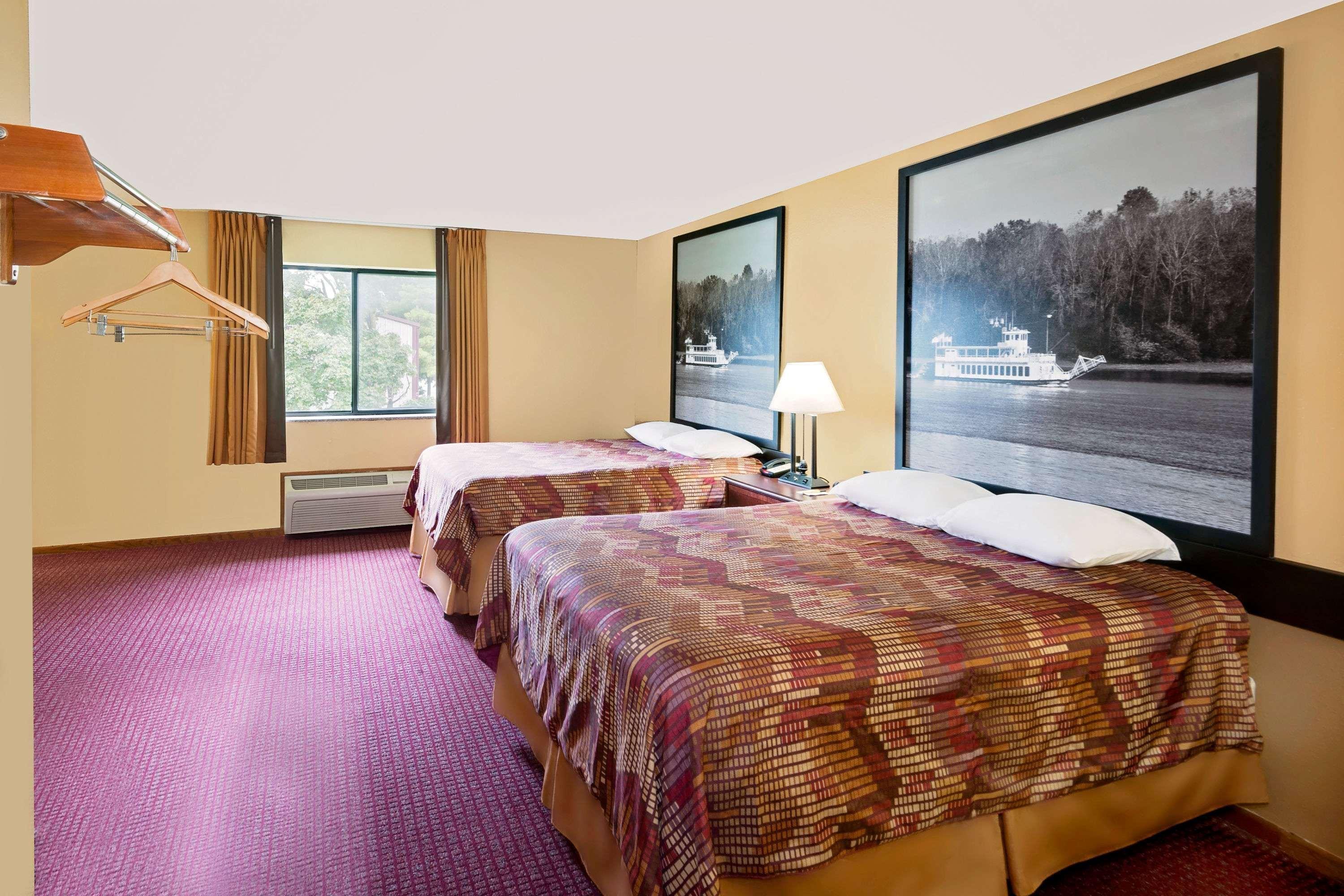 Super 8 By Wyndham Iowa Falls Extérieur photo