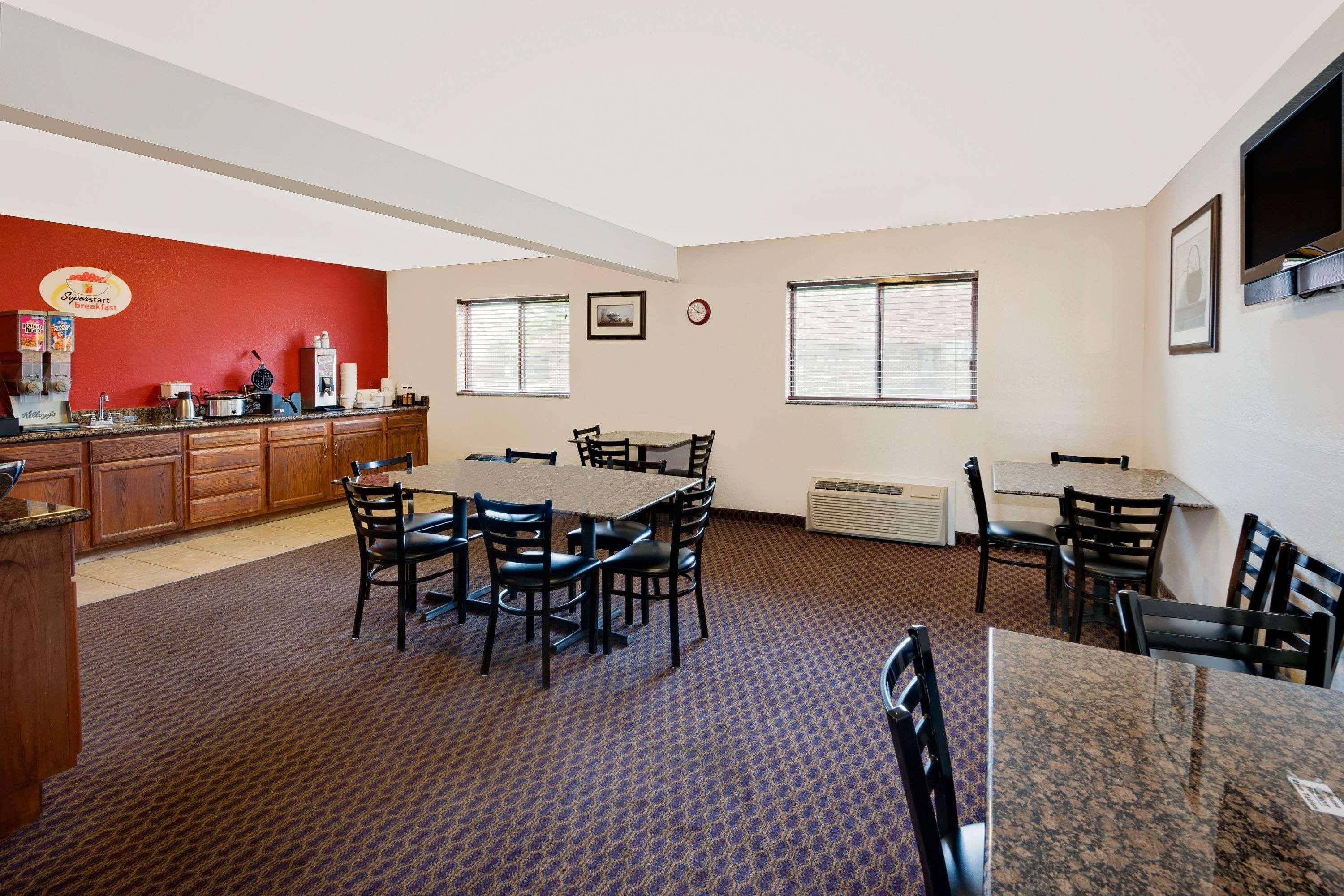 Super 8 By Wyndham Iowa Falls Extérieur photo