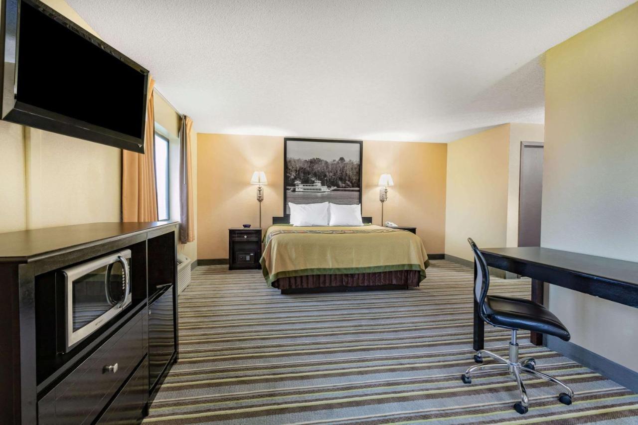 Super 8 By Wyndham Iowa Falls Extérieur photo